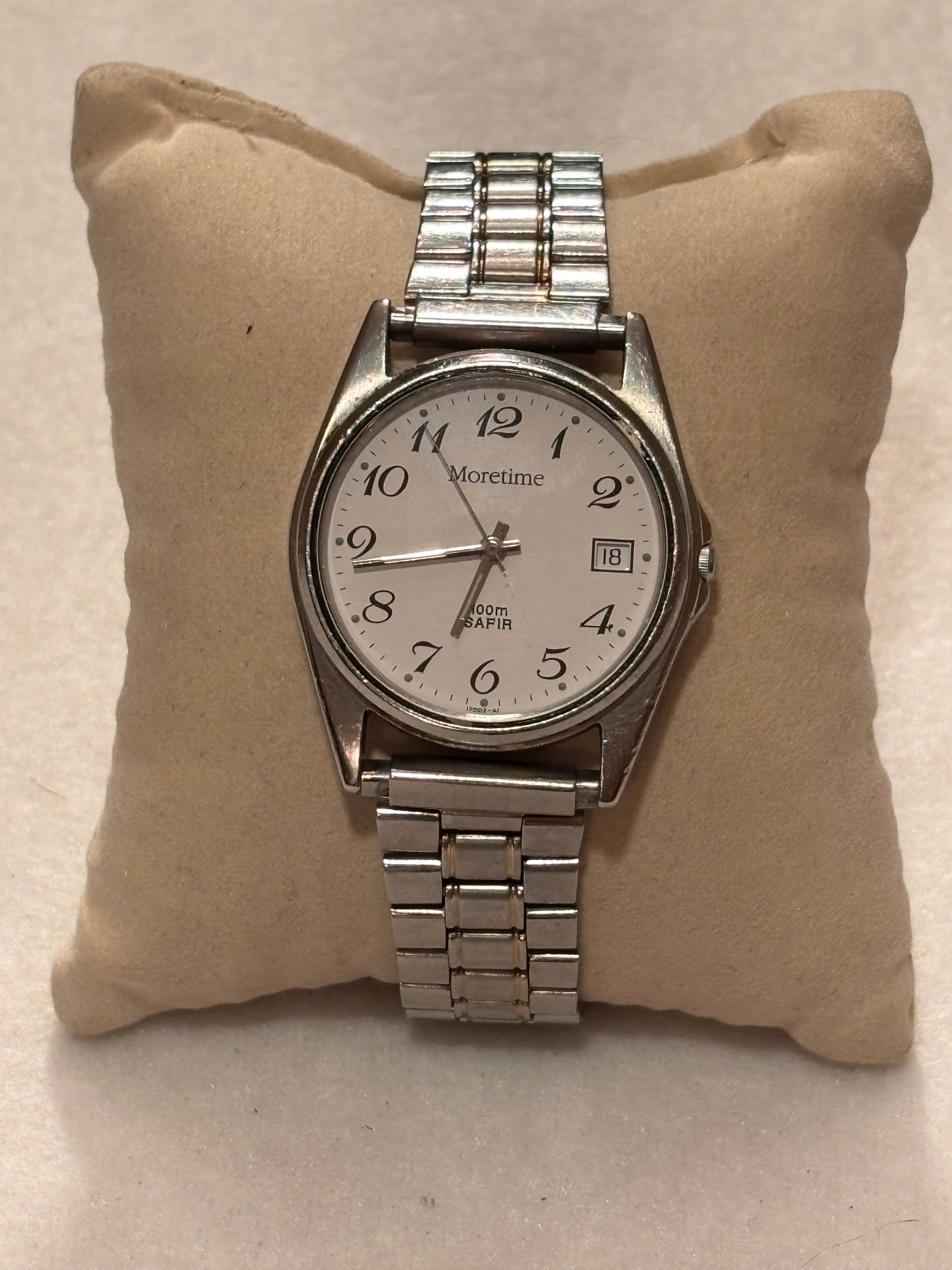 Moretime Quartz – Safirglas – 100M – Datum – Herrklocka