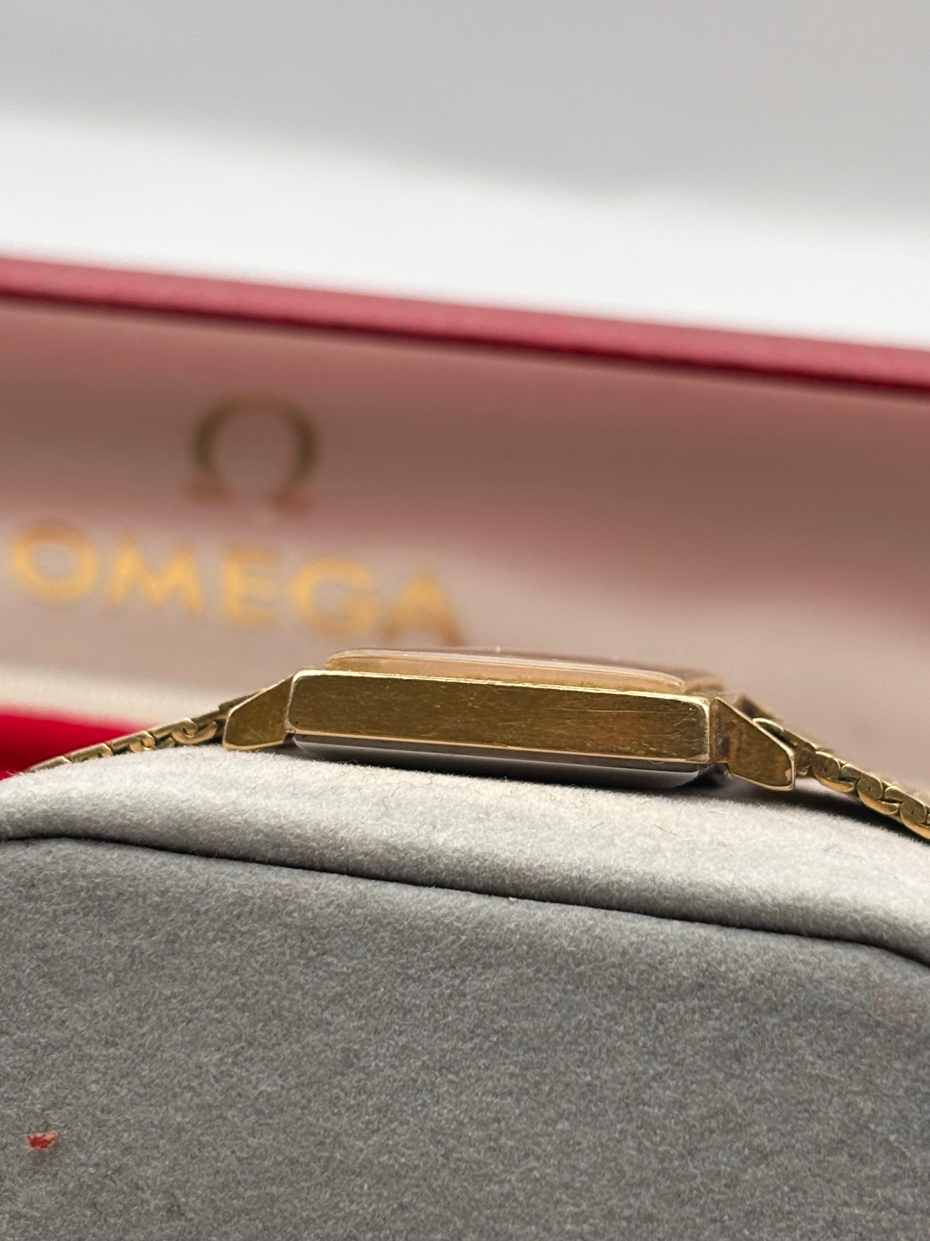 Vintage Omega De Ville Square Manual Wind – Gold Plated – Cal. 620 – Original Mesh Bracelet