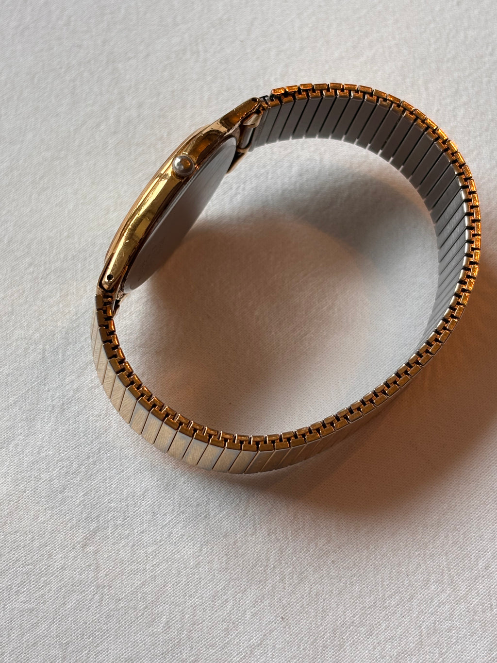 Seiko Vintage Gold Tone Quartz Watch – Stretch Bracelet