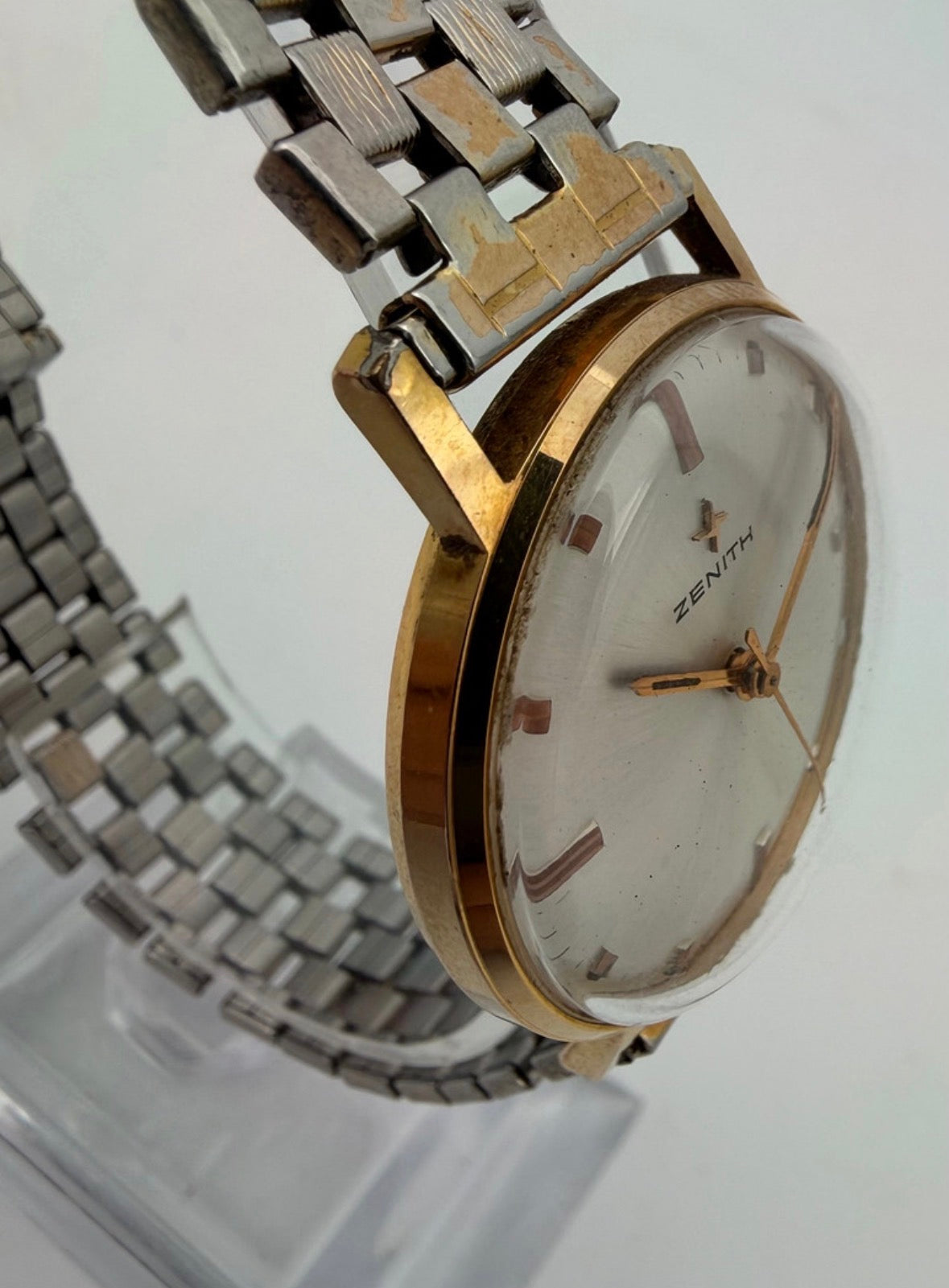 Vintage Zenith Dress Watch – Gold Plated Case – Swiss Hand-Wound – Silver Sunburst Dial