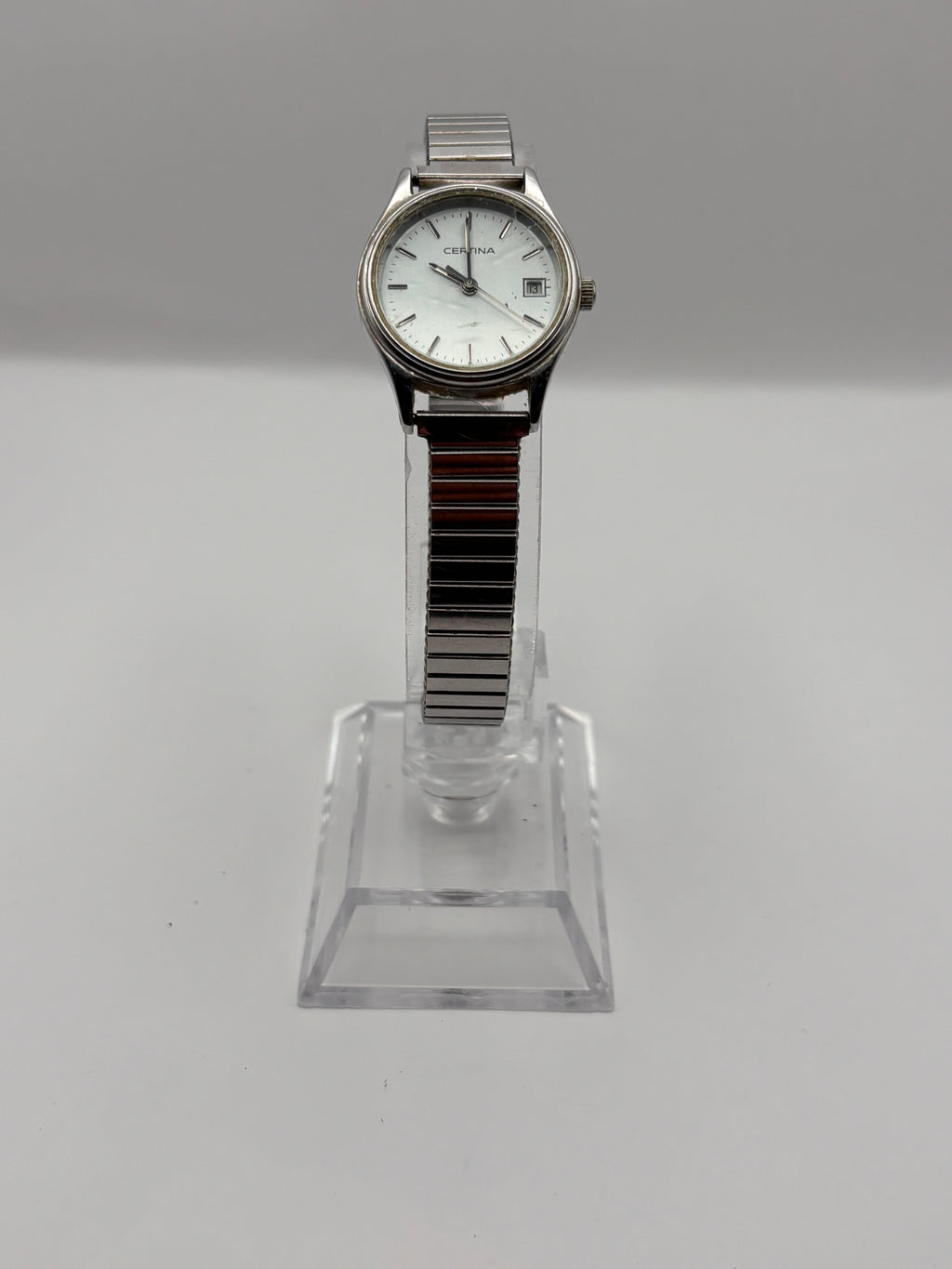 Certina Ladies Quartz – Swiss Made – Mother of Pearl Dial – Vintage Watch