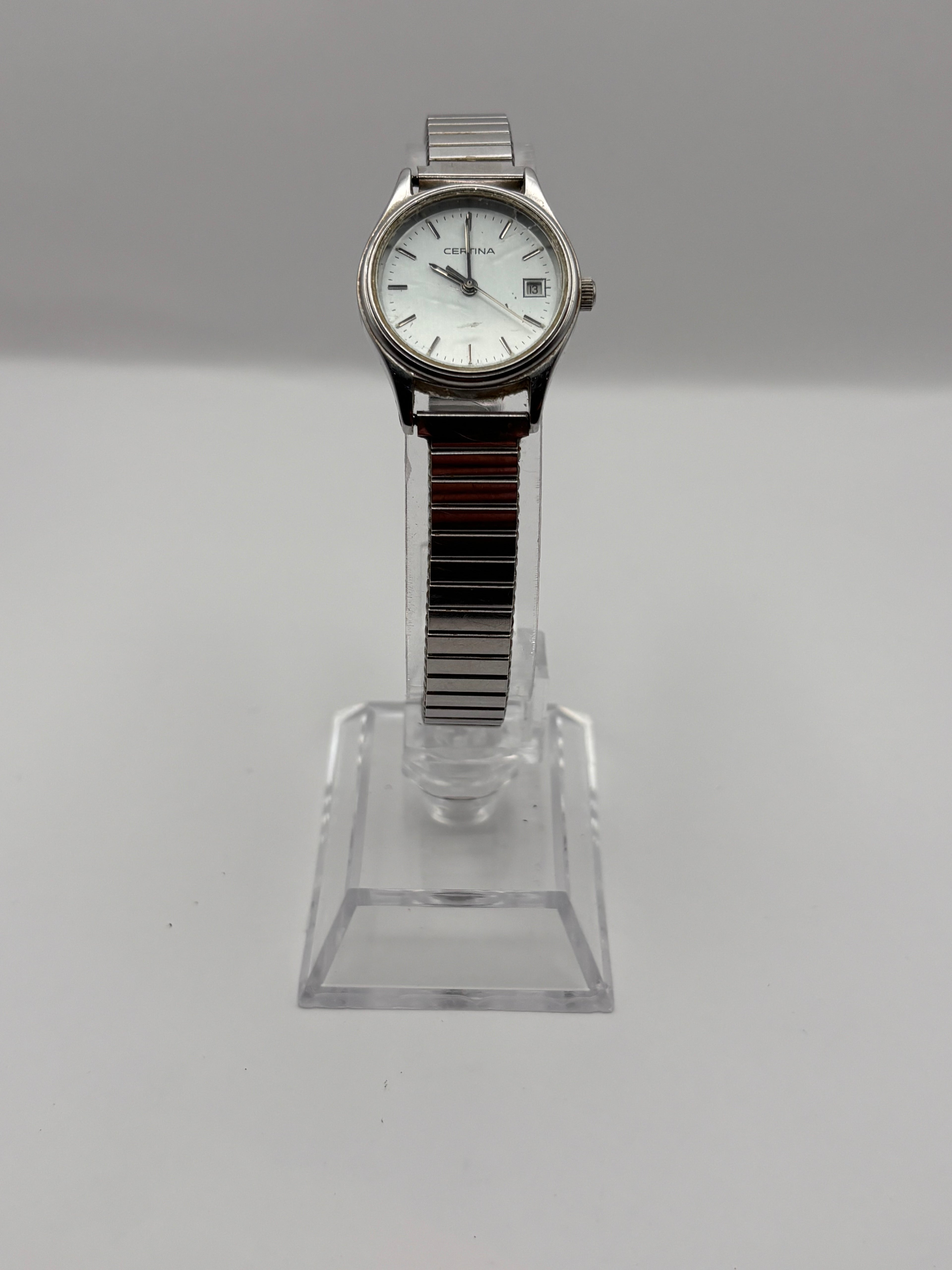 Certina Ladies Quartz – Swiss Made – Mother of Pearl Dial – Vintage Watch