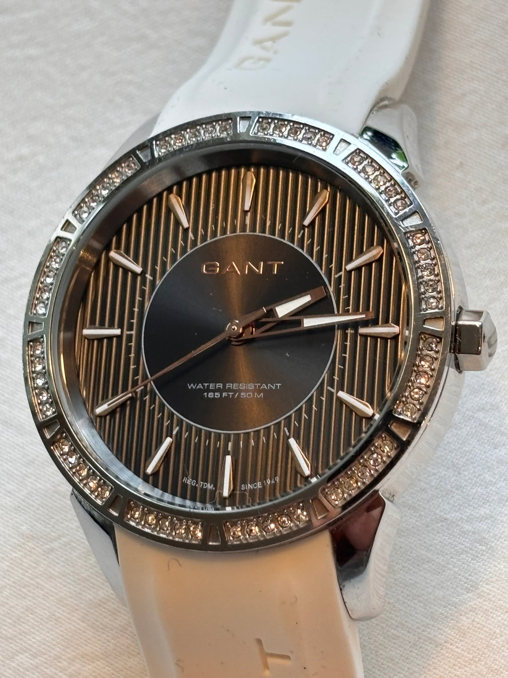 GANT Ladies Crystal Bezel Watch – White Silicone Strap – 50M Water Resistant