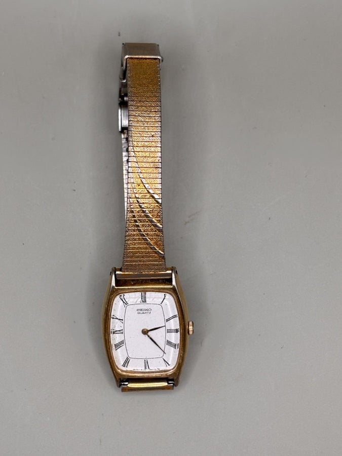 Seiko Quartz Ladies Watch 2C20-5800