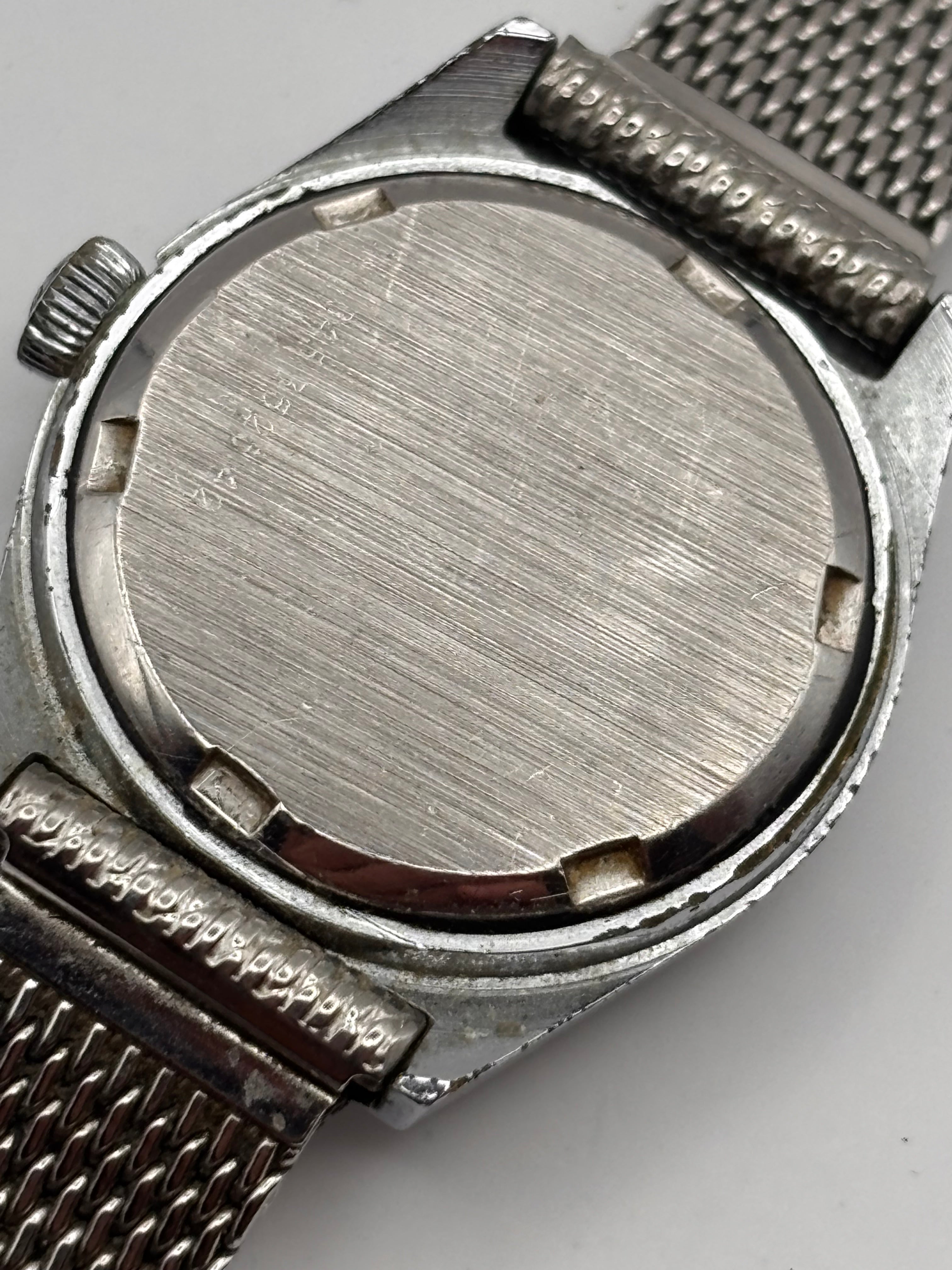 Certina Club 2000 – Vintage Swiss Mechanical – Date – Original Mesh Bracelet