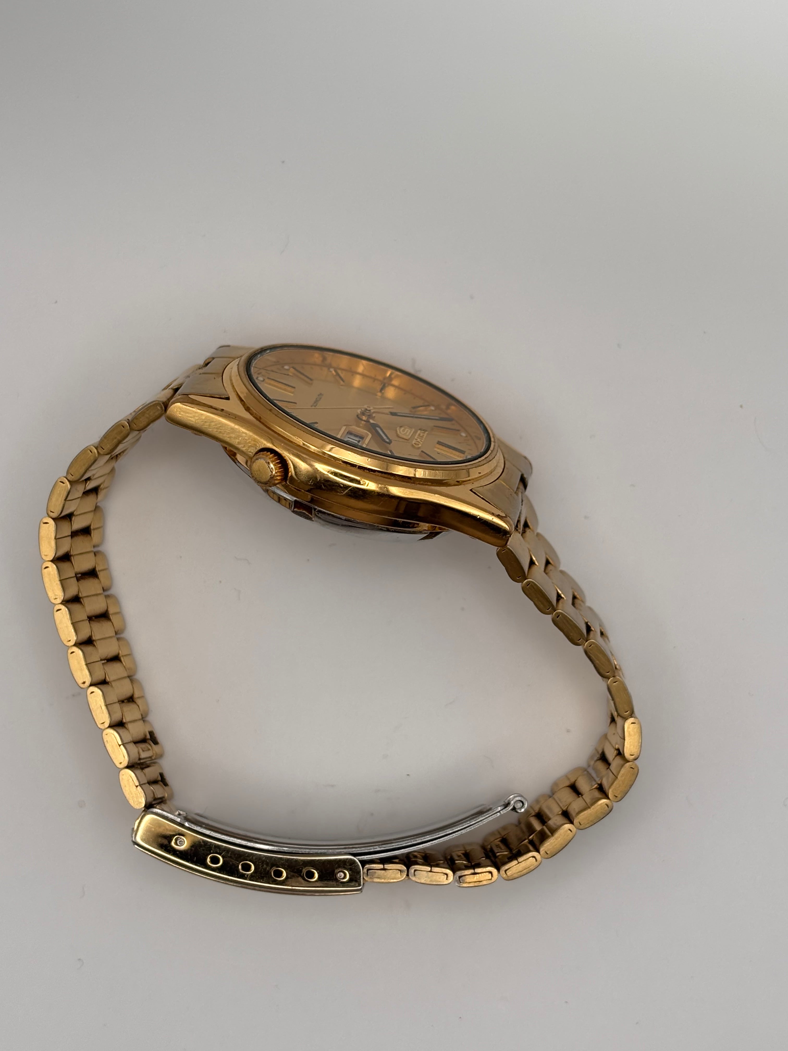 Seiko 5 Automatic Gold Tone Day-Date 21 Jewels – Perfect Working Condition