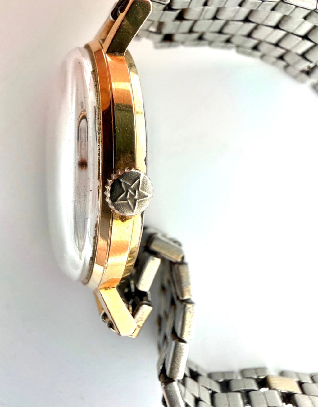 Vintage Zenith Dress Watch – Gold Plated Case – Swiss Hand-Wound – Silver Sunburst Dial