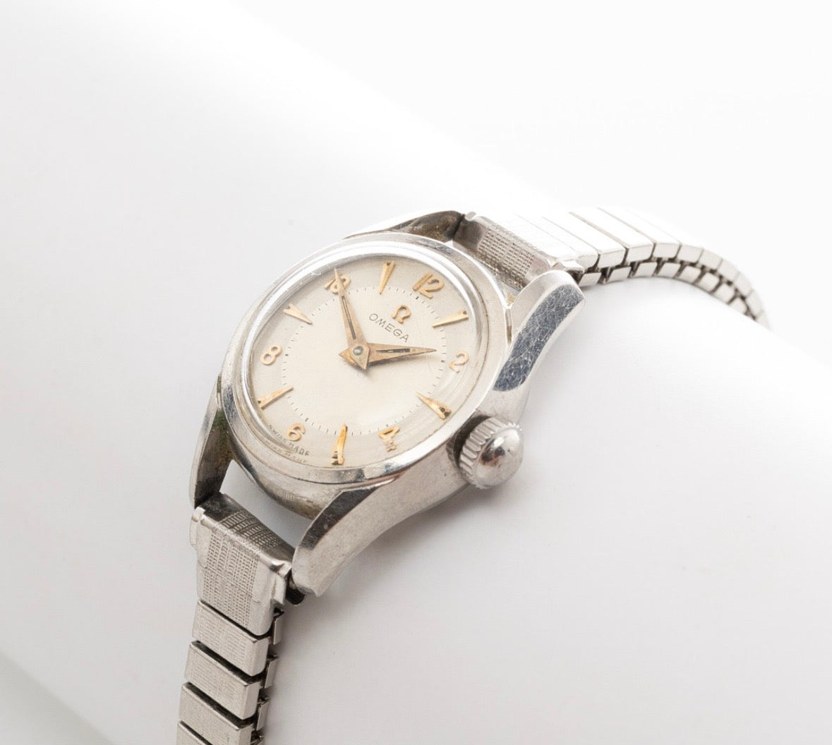 Vintage Omega Ladies Watch – Swiss Hand-Wound – Stainless Steel – Original Cream Dial