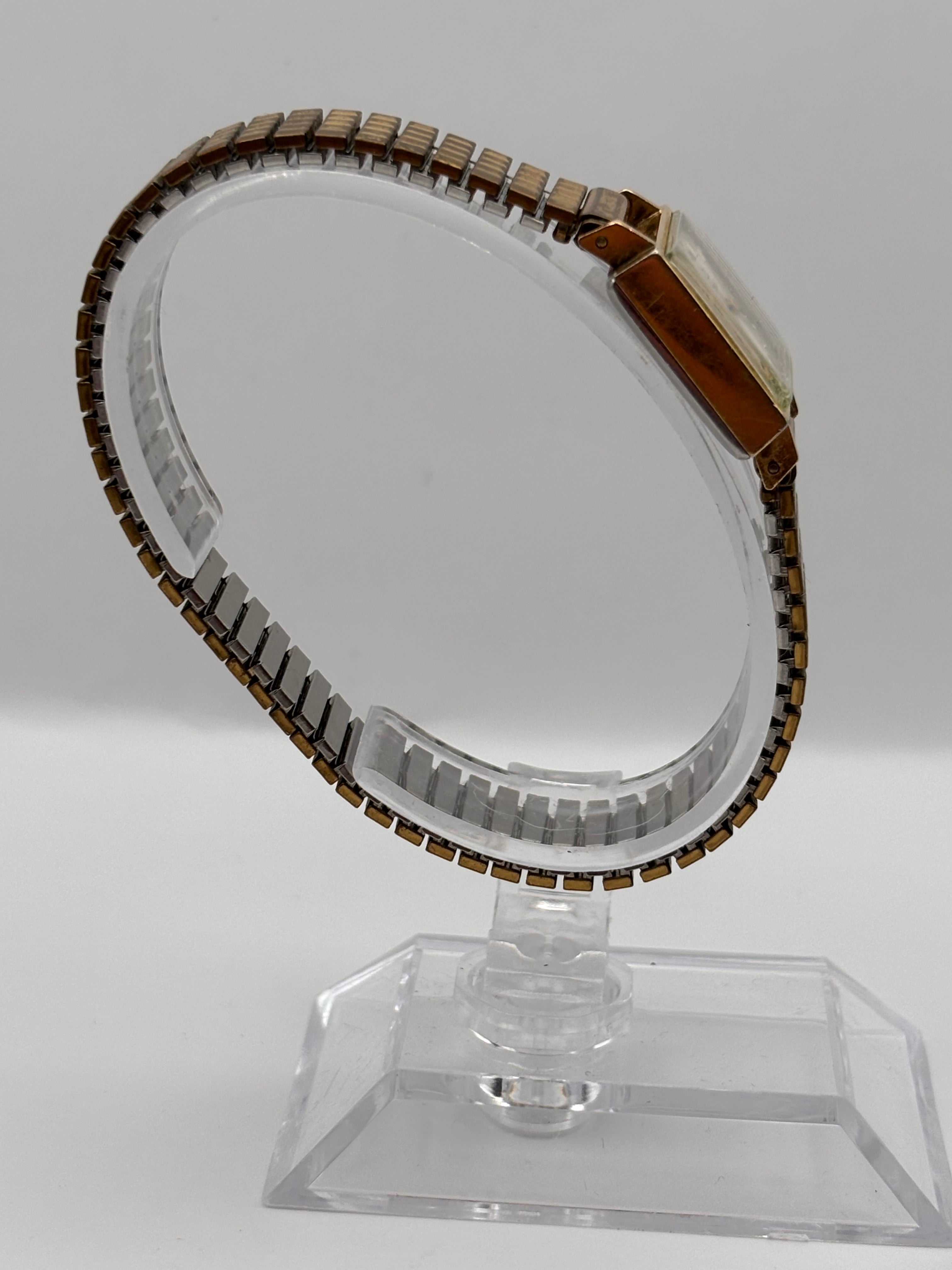 Vintage Tissot Ladies Square Gold Tone Dress
Watch - Perfect Working Condition