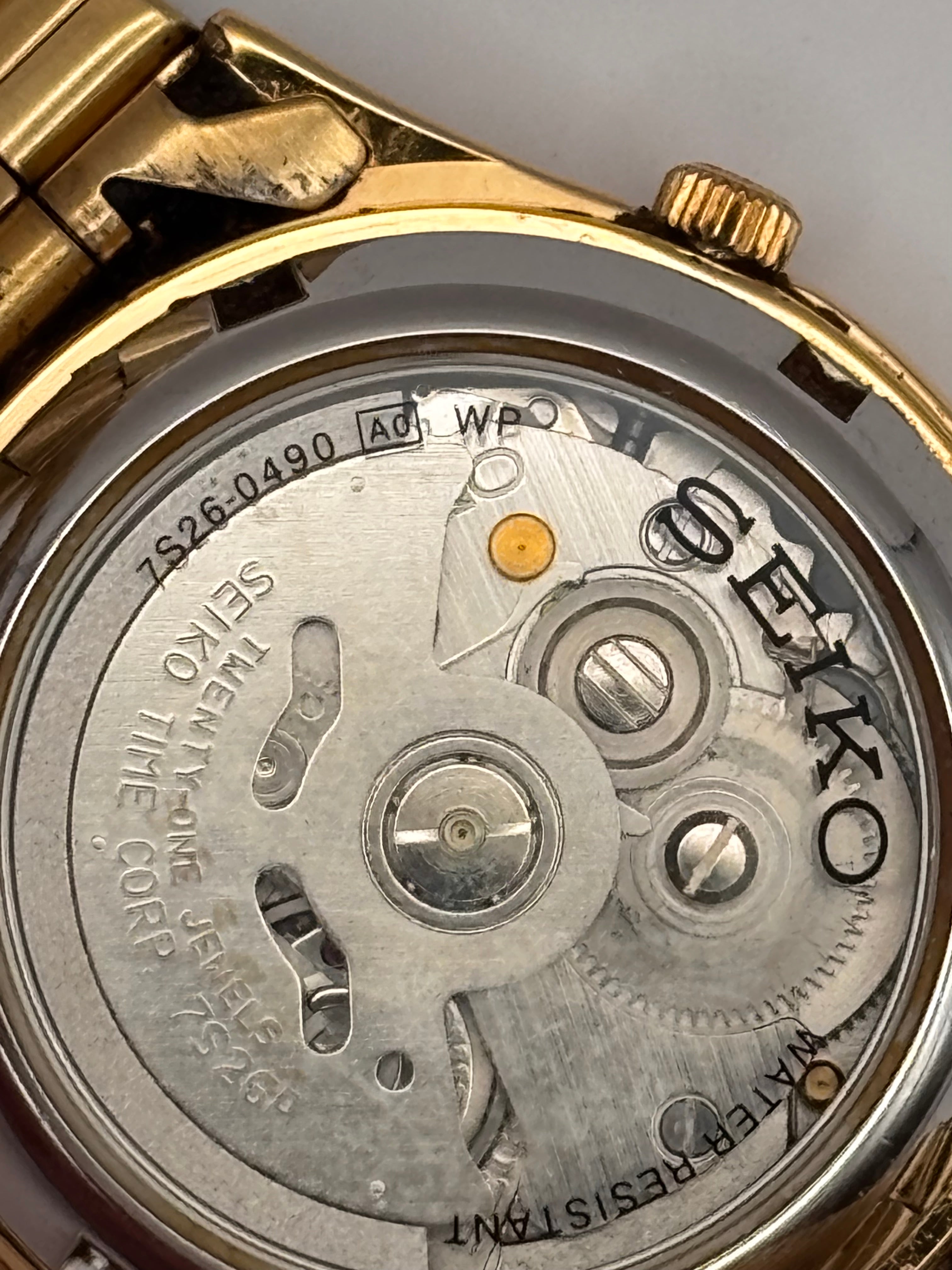 Seiko 5 Automatic Gold Tone Day-Date 21 Jewels – Perfect Working Condition