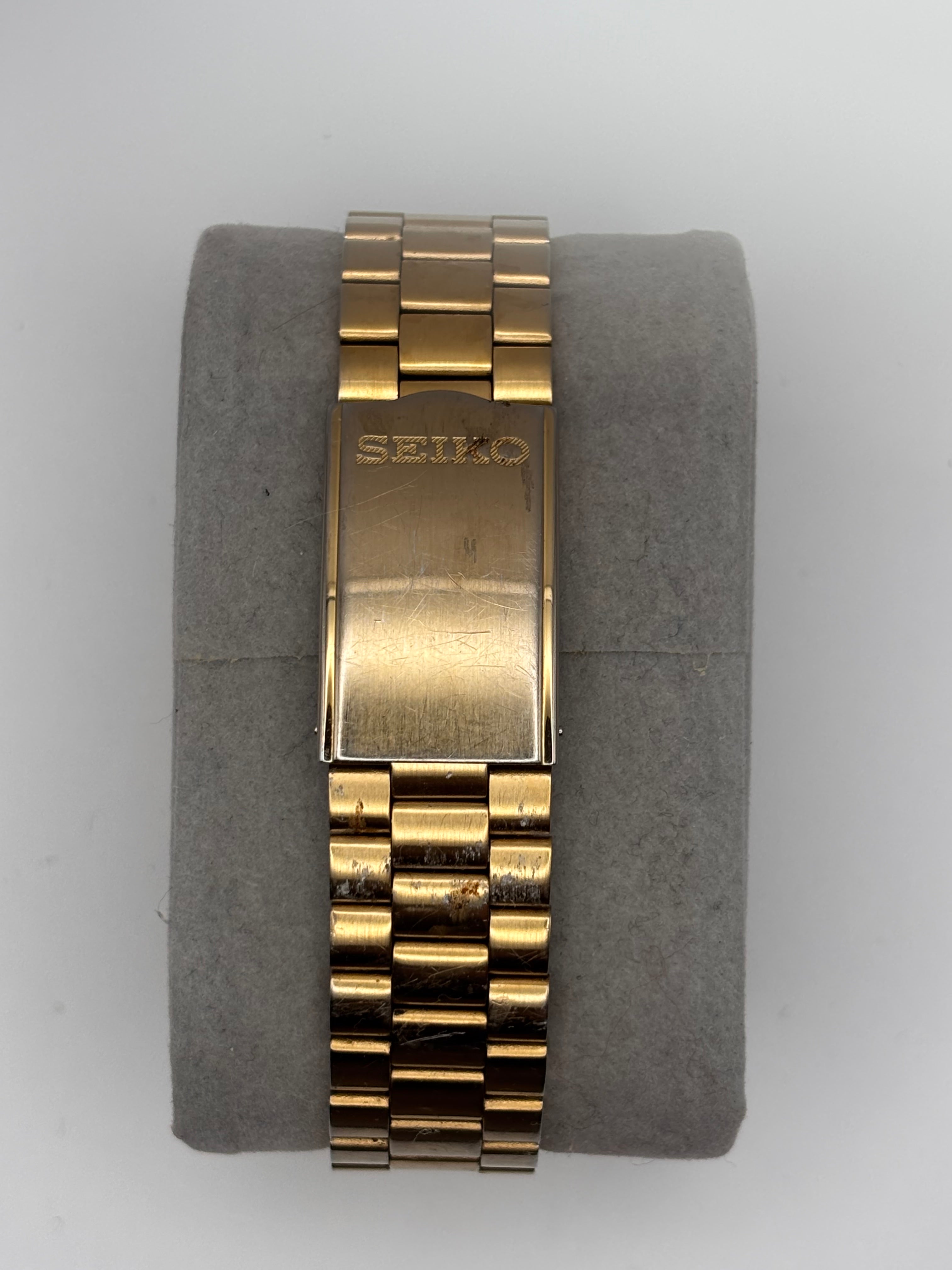 Seiko 5 Automatic Gold Tone Day-Date 21 Jewels – Perfect Working Condition