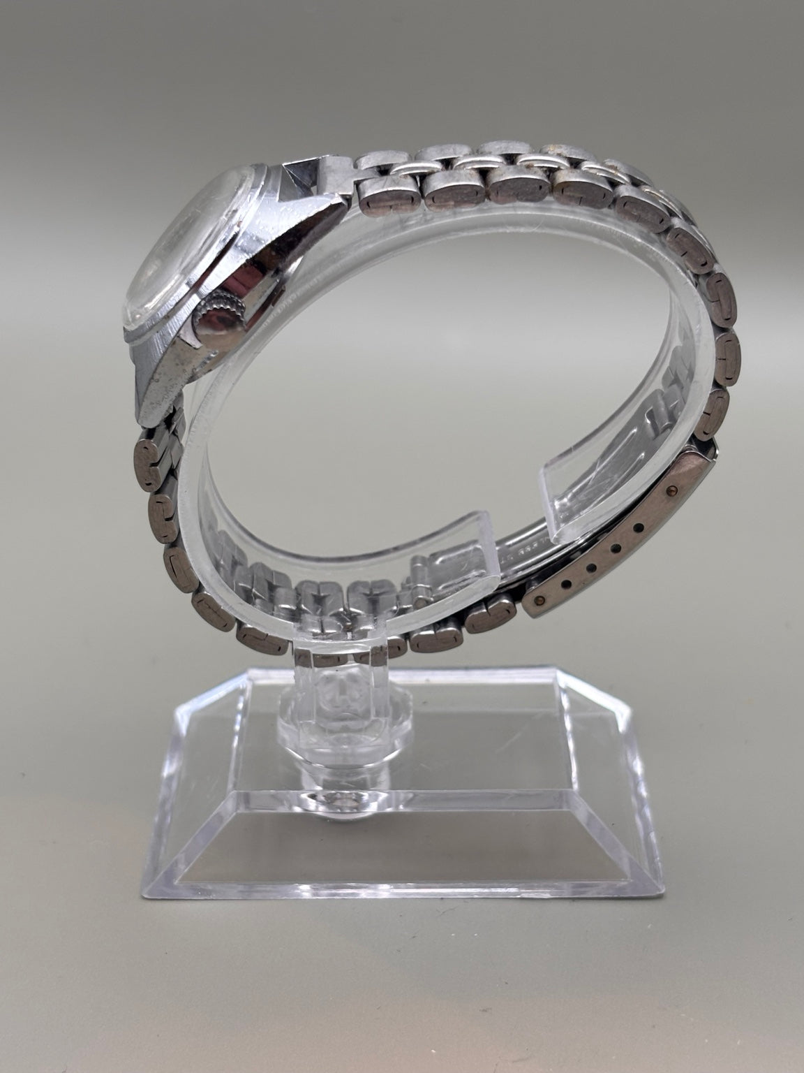 Citizen 17 Jewels mechanical watch stainless bracelet side