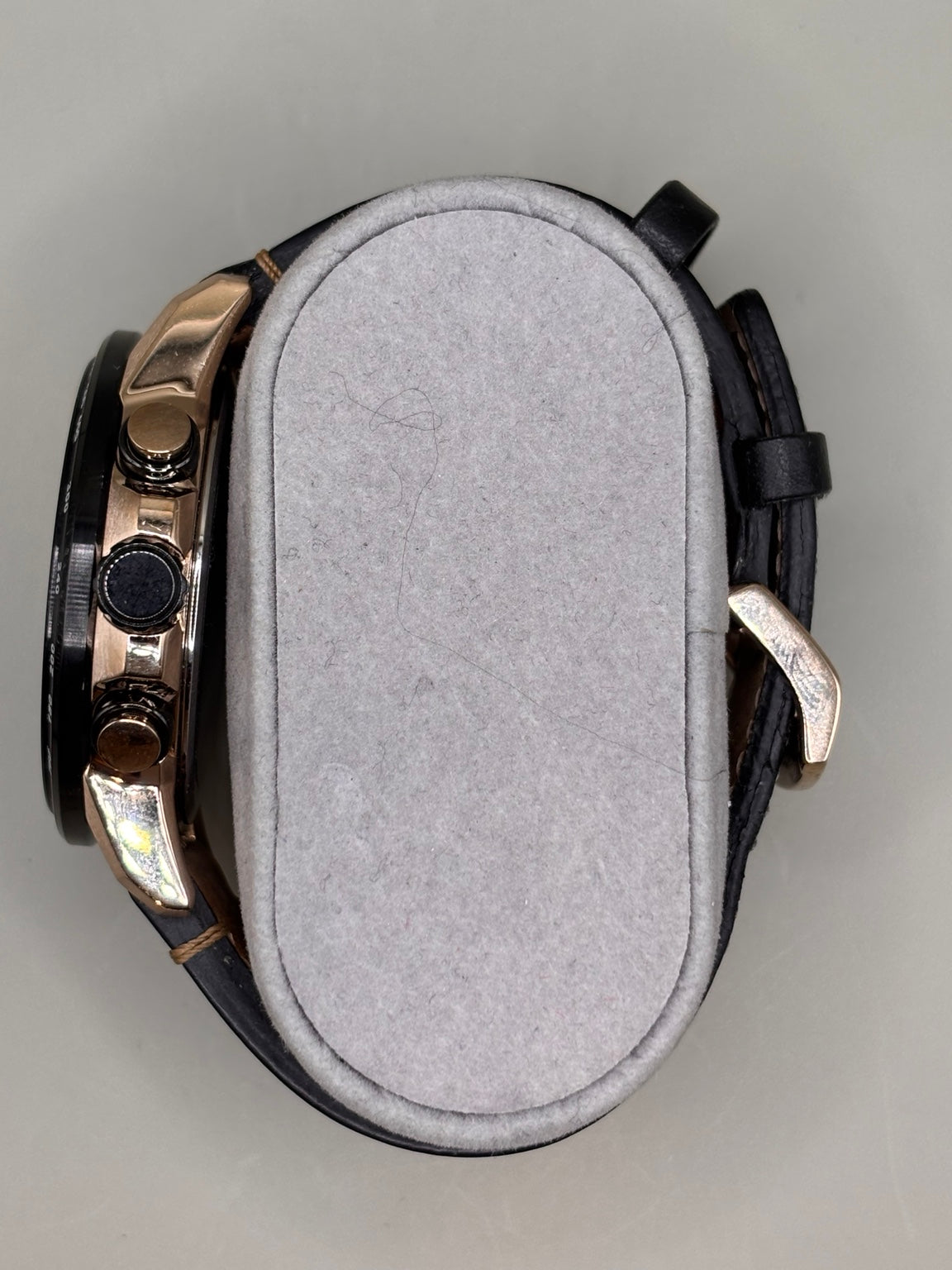 Citizen AT8013-17E crown and chronograph pushers