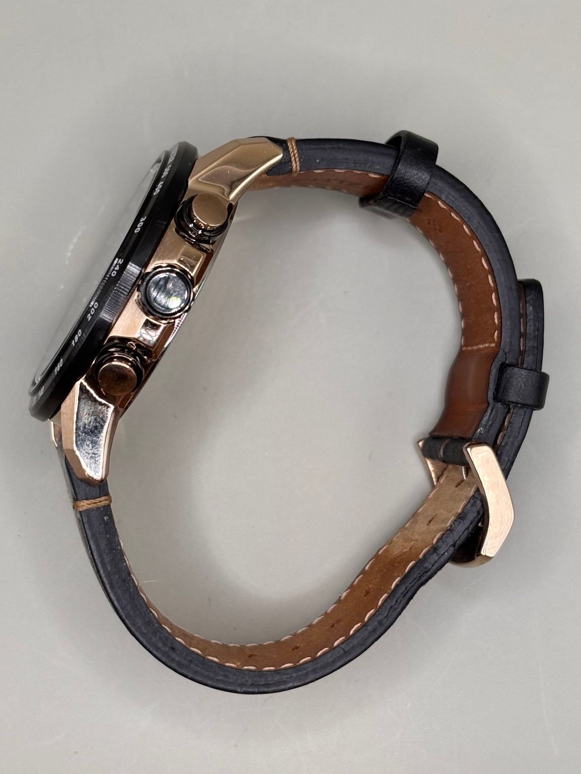 Citizen AT8013-17E leather strap and side profile