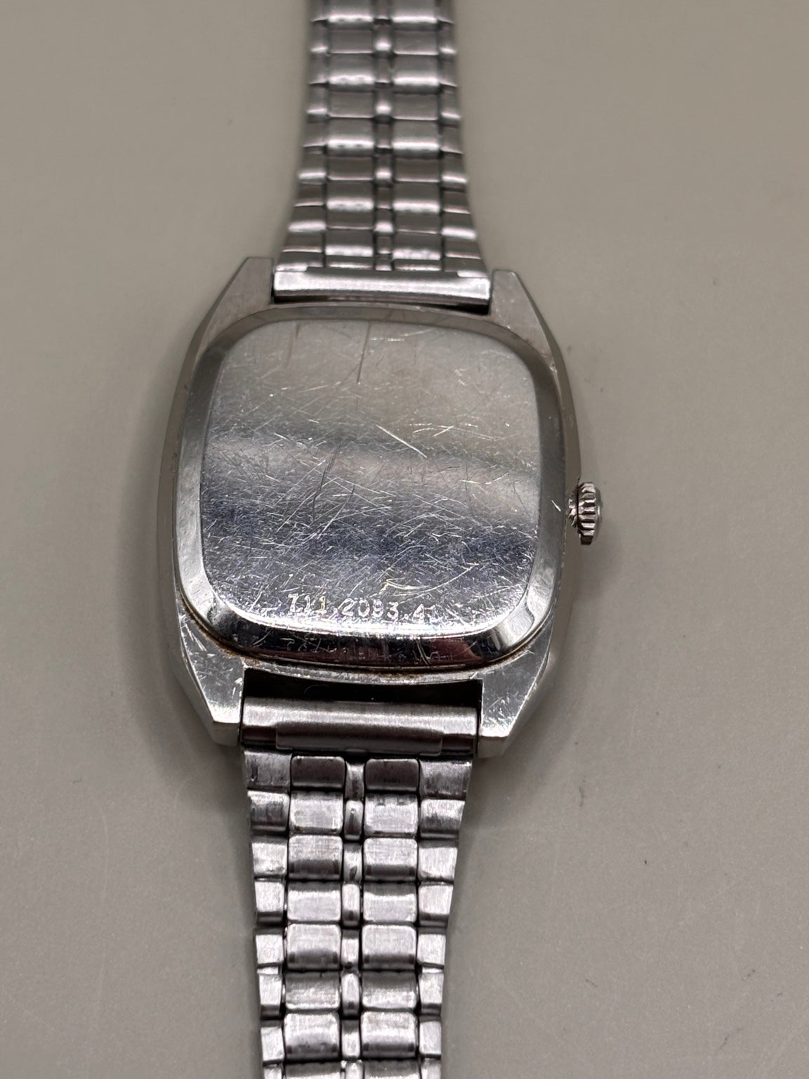 Eterna Selektion Quartz case back number 111209344