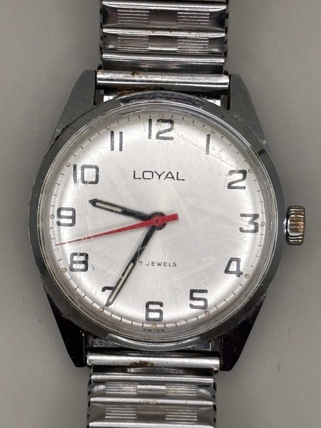 Loyal 17 Jewels vintage mechanical watch silver dial close-up