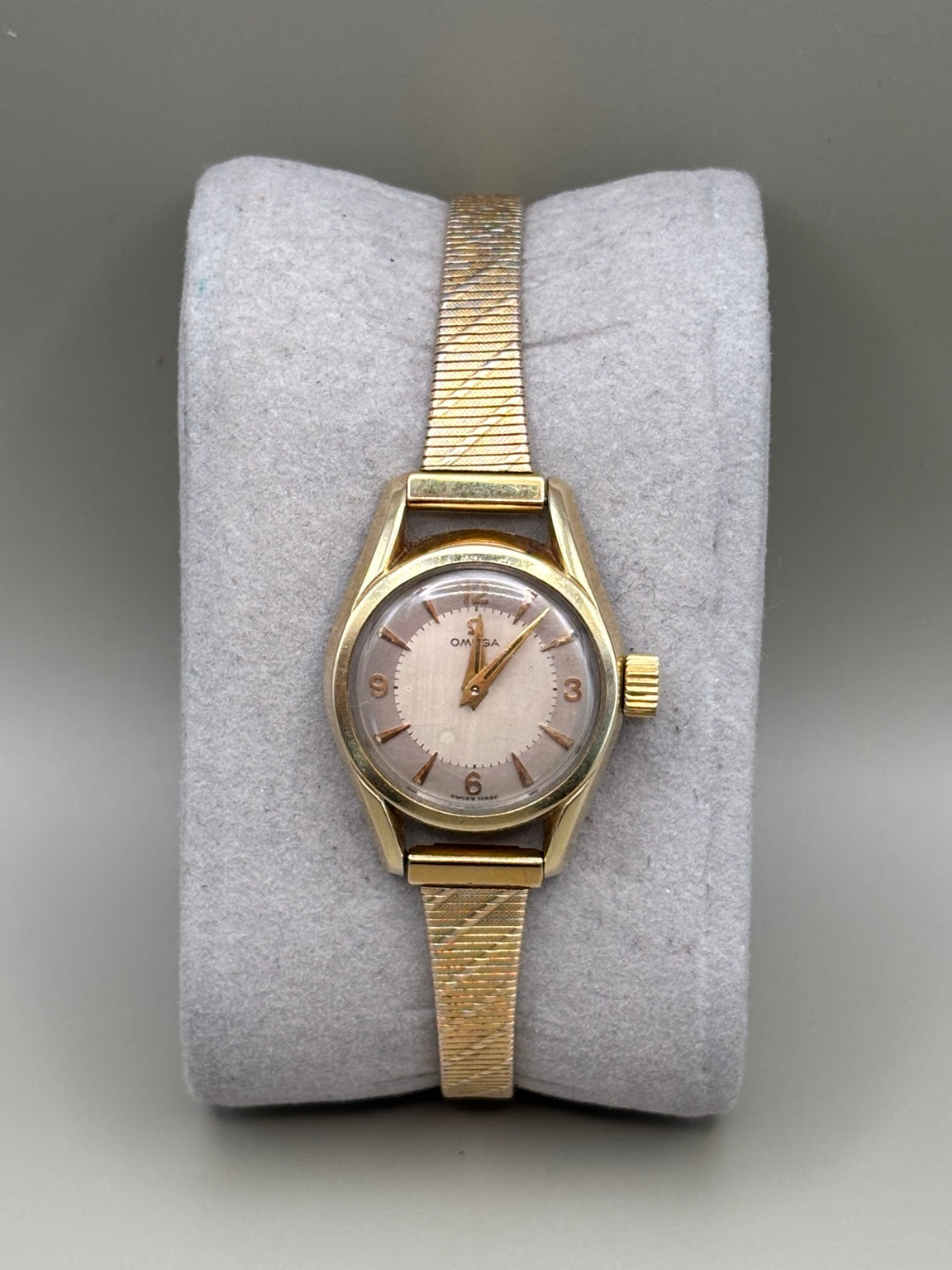 Omega ladies mechanical watch photo 1