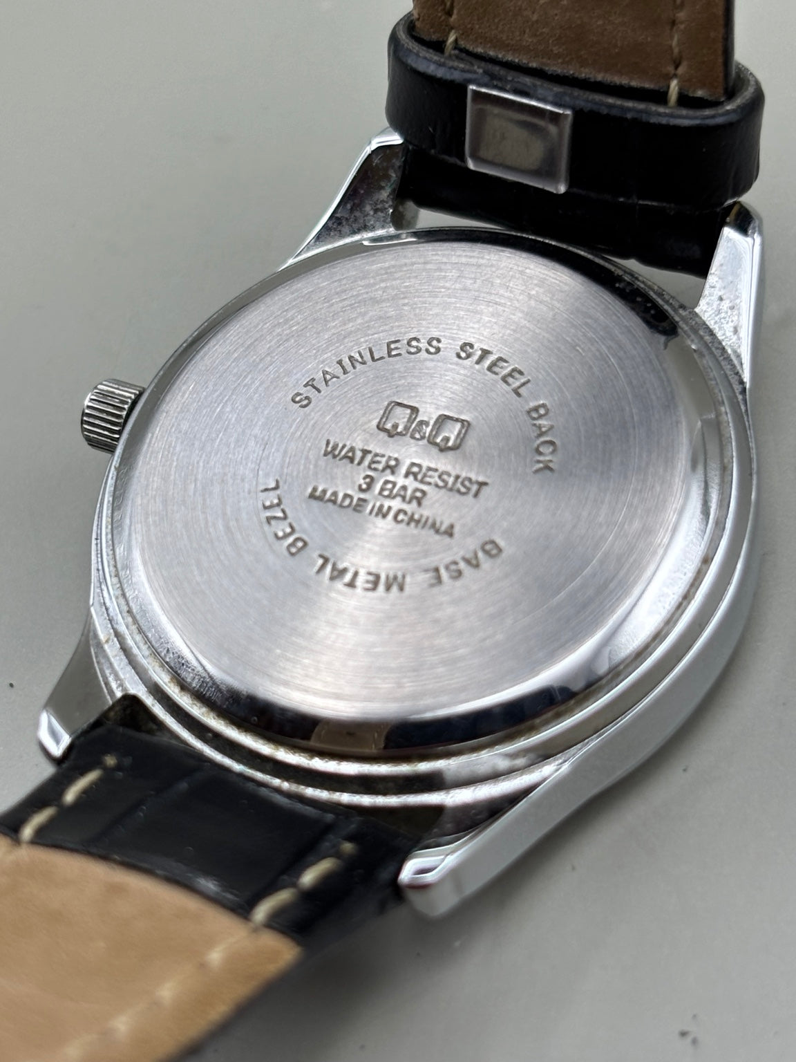 Q&Q stainless steel caseback