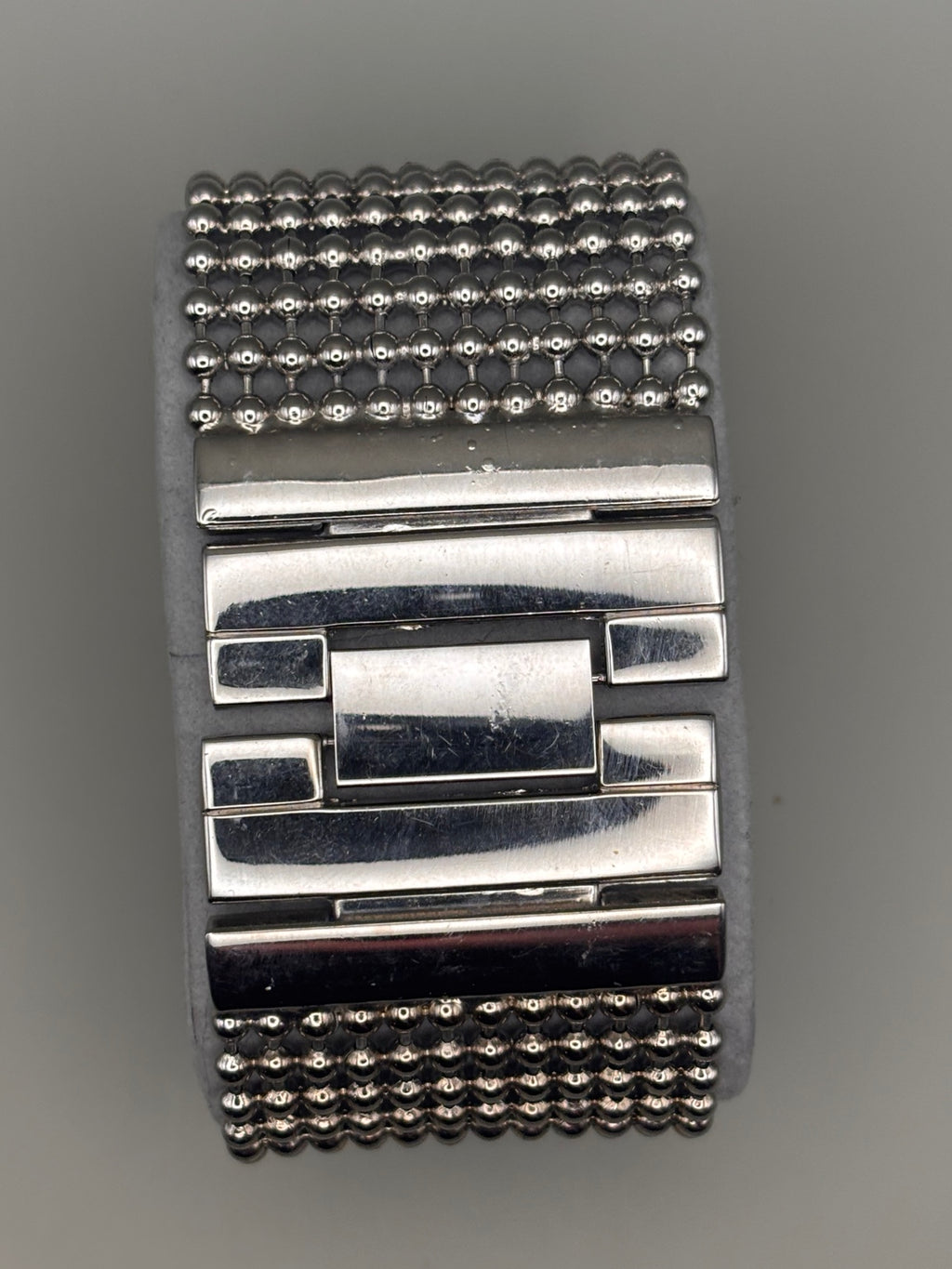 Renevue 005 quartz watch bracelet back