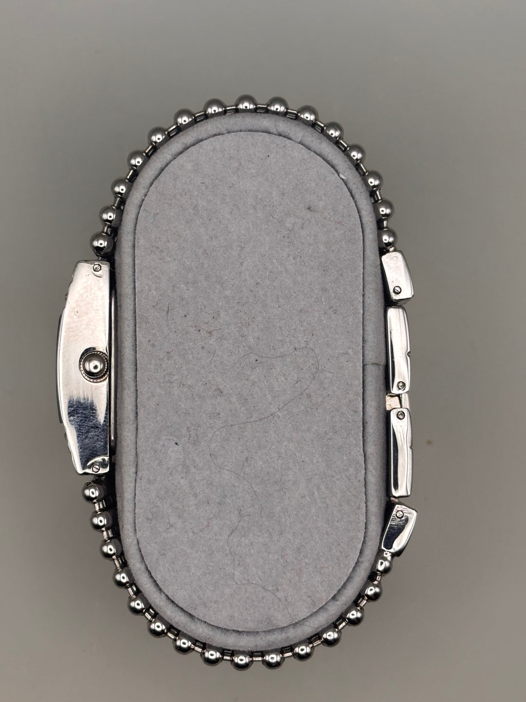 Renevue 005 quartz watch crown side