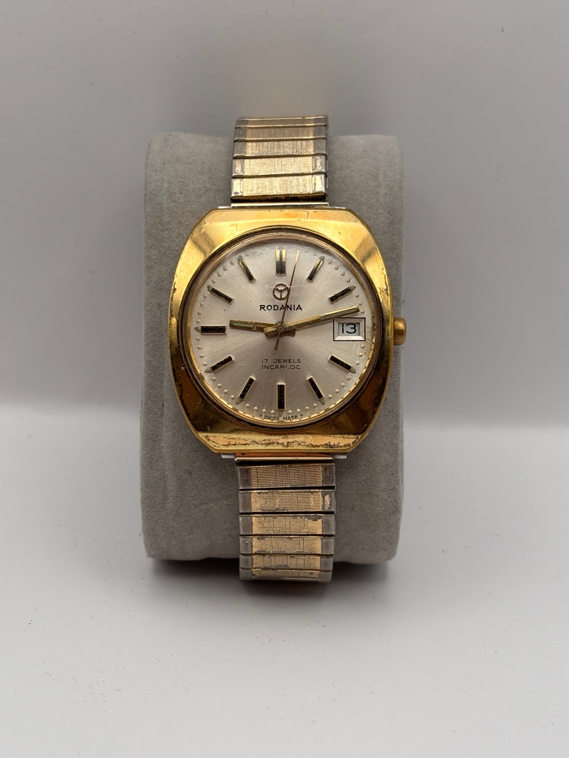 Vintage Rodania 17 Jewels Incabloc Swiss watch front