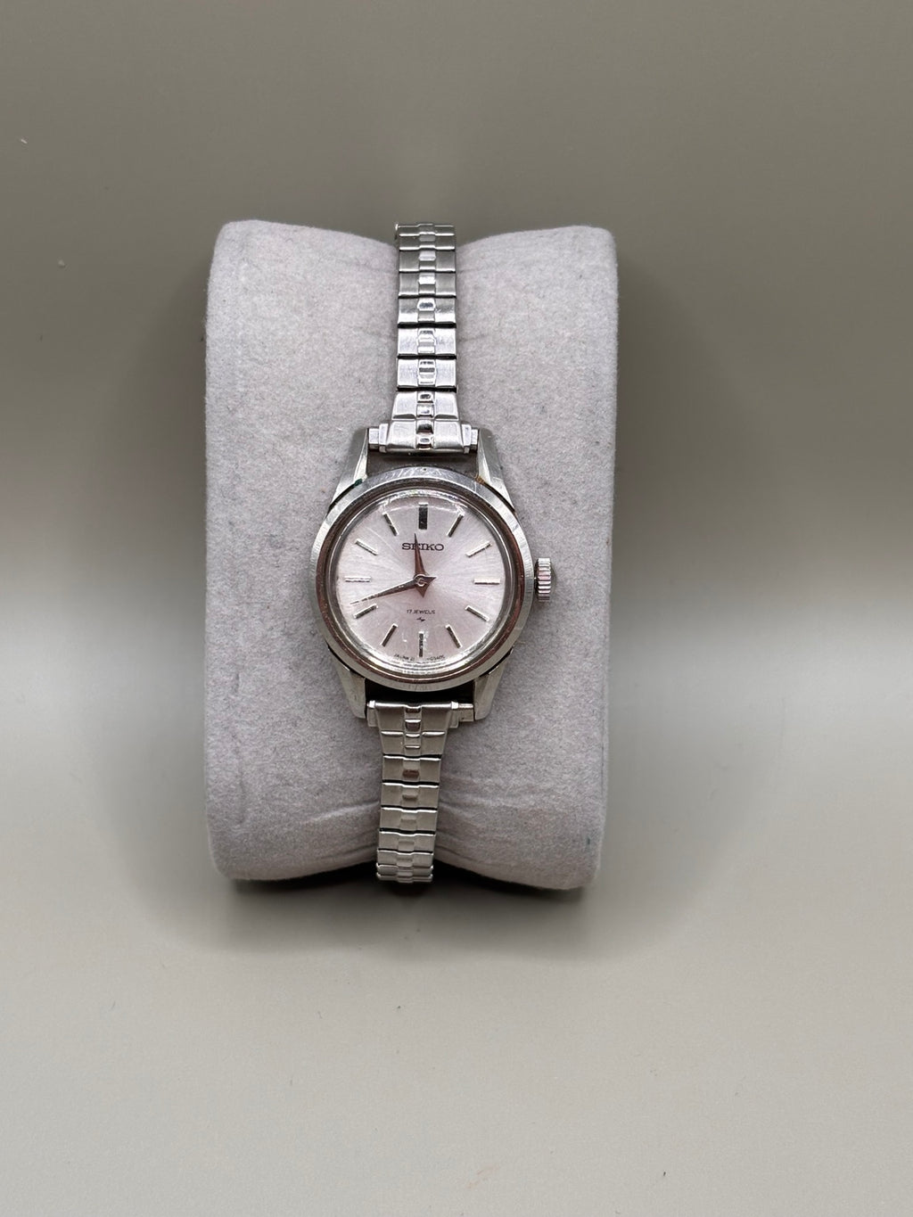 Seiko 21-0062 17 Jewels manual wind view 1