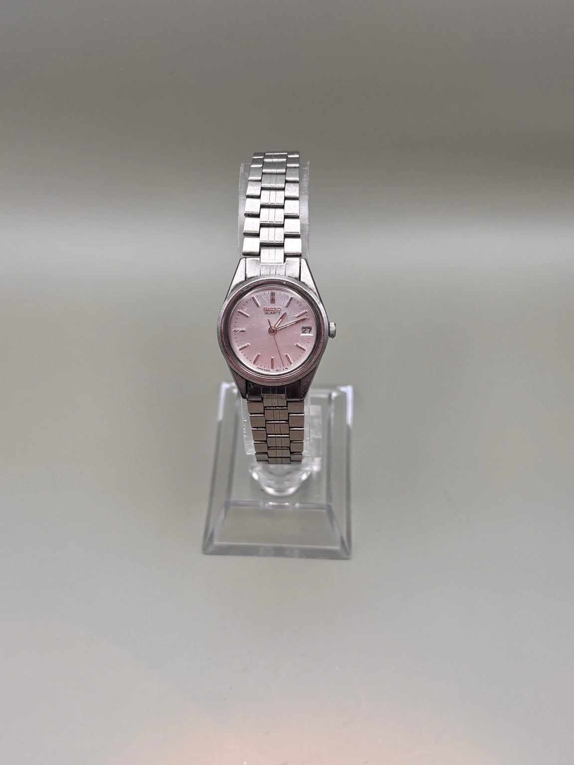 Seiko ladies quartz watch silver dial front