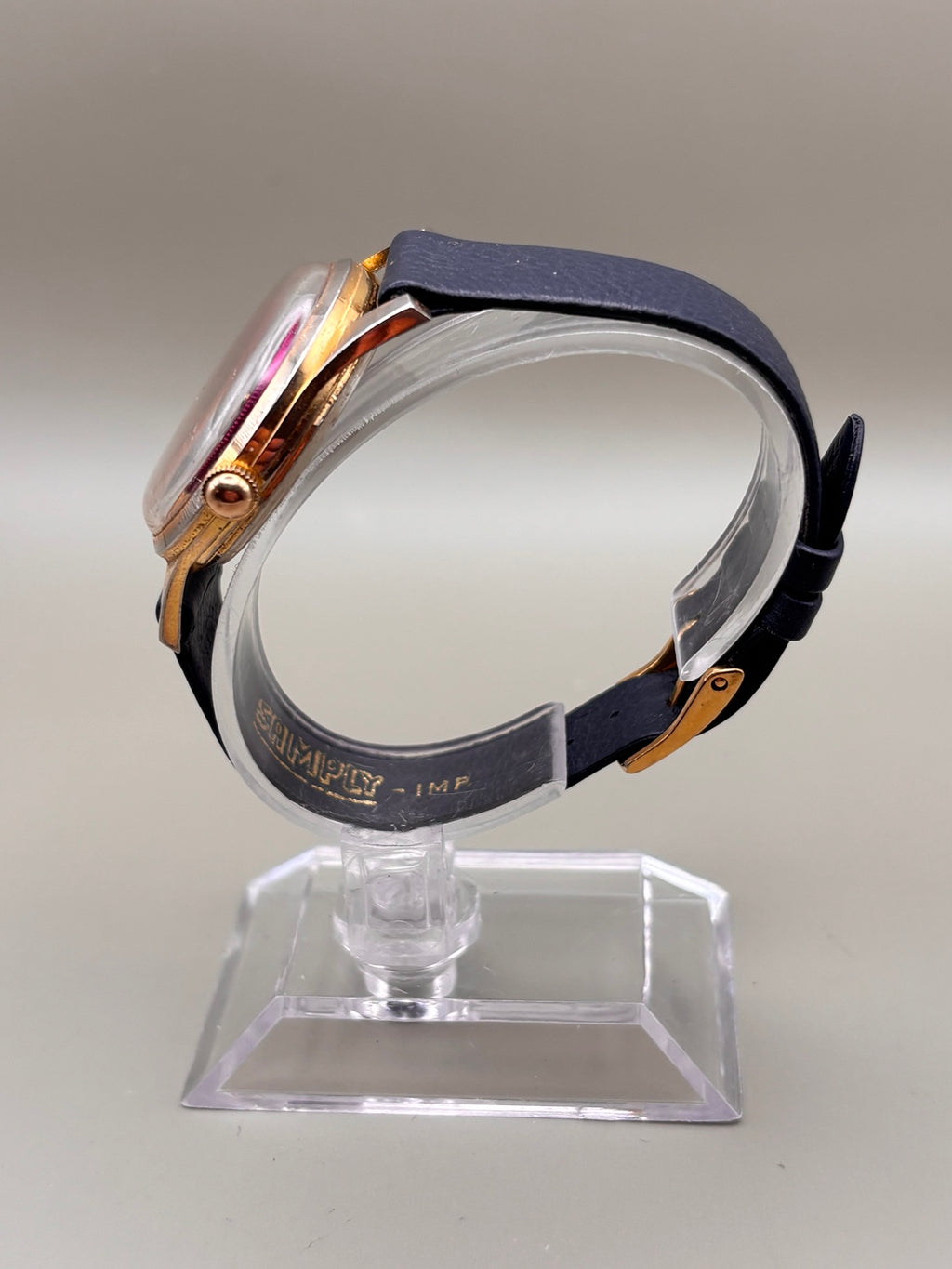 Sexmosa mechanical watch side view